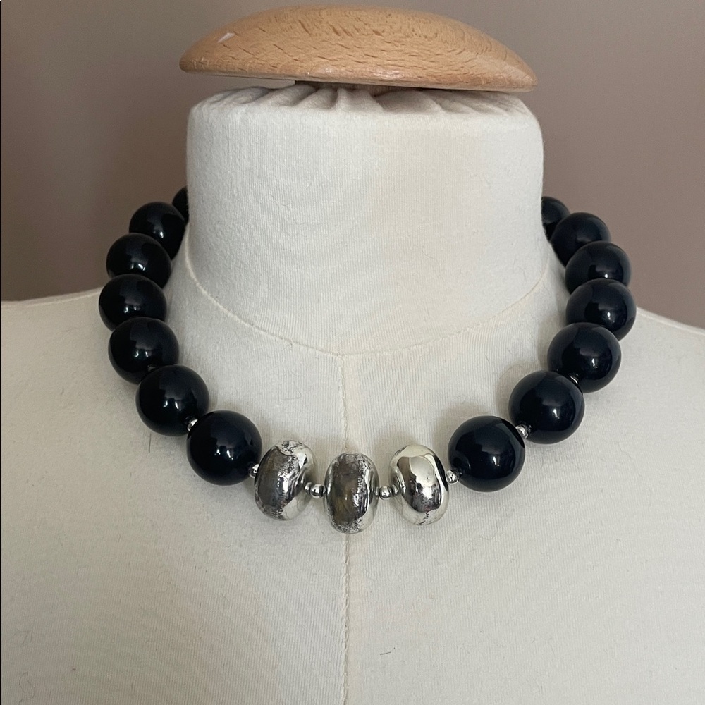 Elegant Black and Silver Beaded Necklace